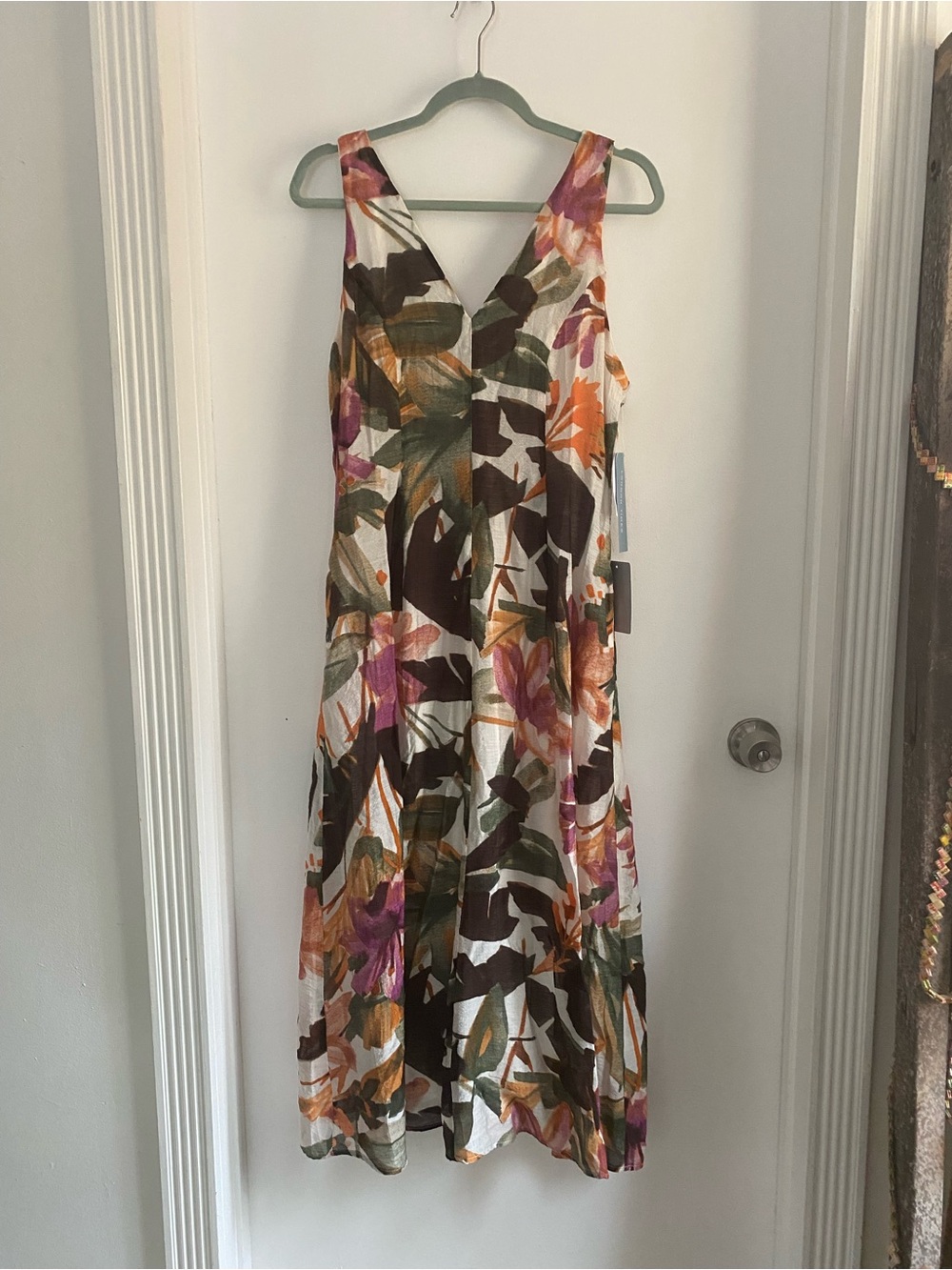 London Times NWT Floral V-Neck Midi Dress with pockets - size 8